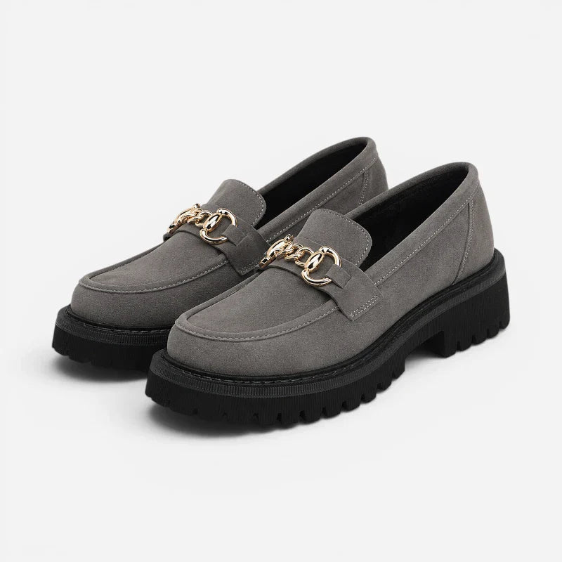 Mocassin Plateforme Compensé Gris Avec Chaine Dorée Femme