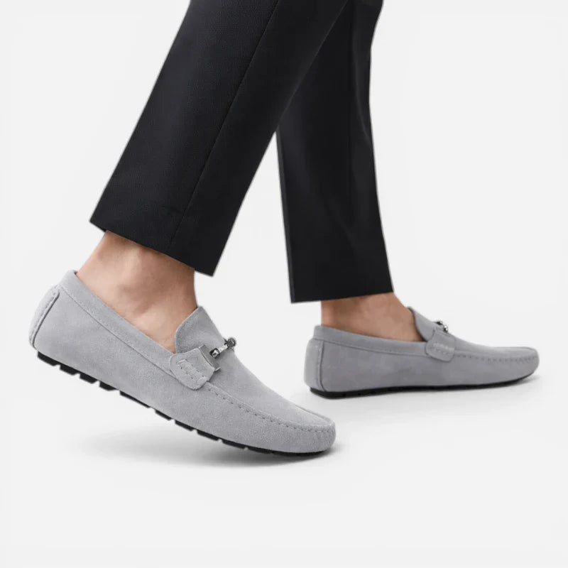 Mocassin En Daim Gris Avec Chaine Pour Homme