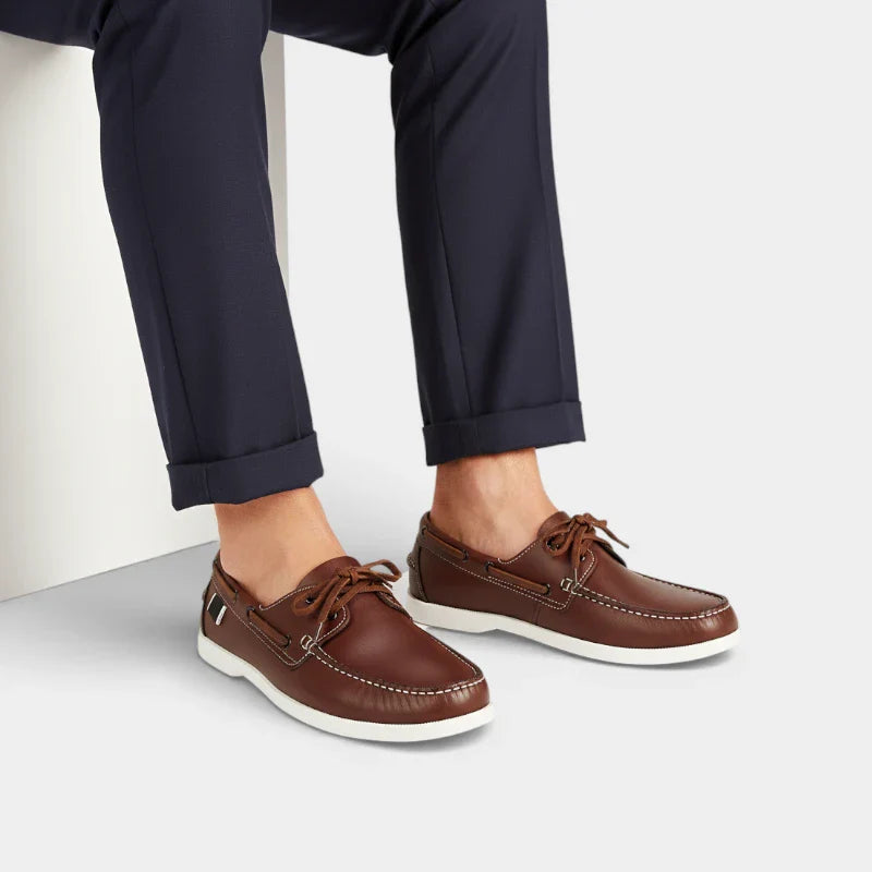 Mocassin Bateau à Lacet Cuir Lisse Marron Pour Homme