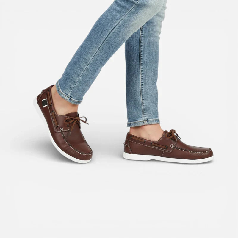 Mocassin Bateau à Lacet Cuir Lisse Marron Pour Homme