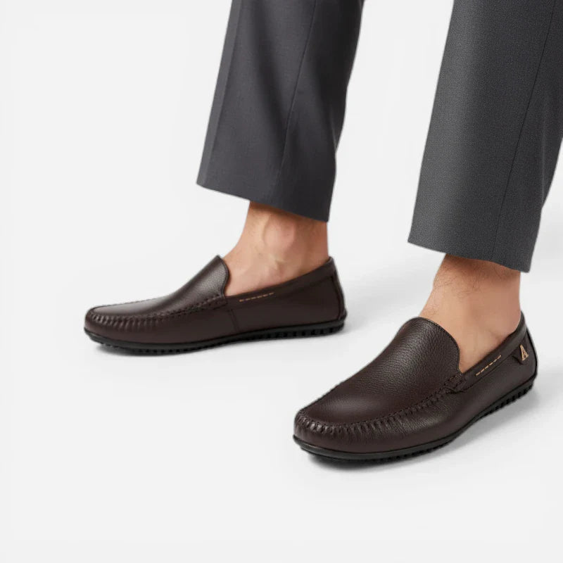 Mocassin En Cuir Véritable Marron Avec Badge Doré Pour Bateau Homme