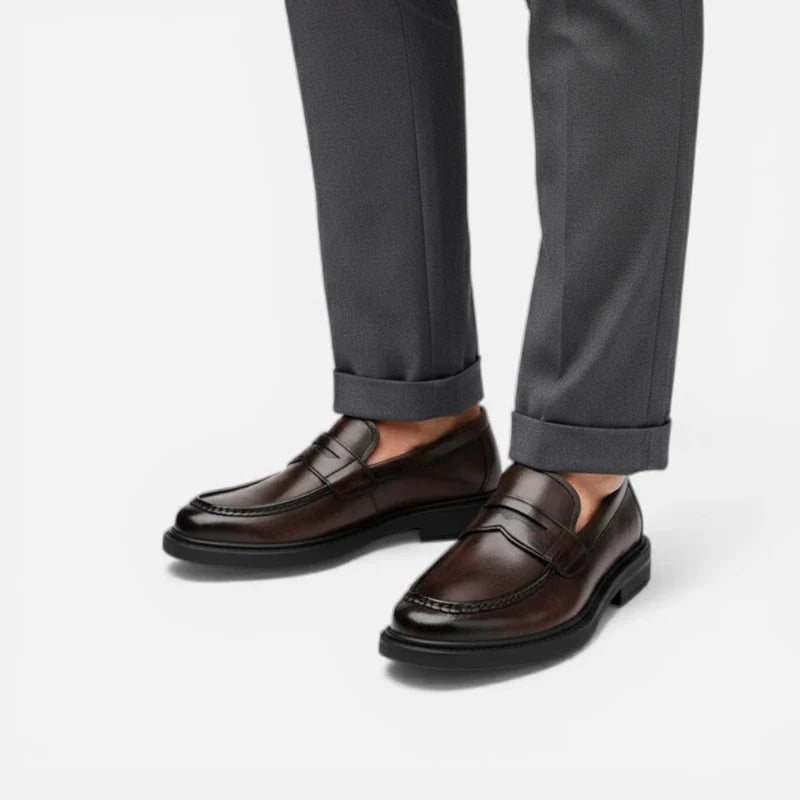 Mocassin Homme à Talon En Cuir Vintage Marron Foncé Vernis Classe Pour Costume Et Mariage