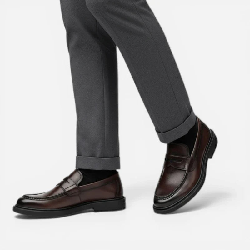 Mocassin Homme à Talon En Cuir Vintage Marron Foncé Vernis Classe Pour Costume Et Mariage