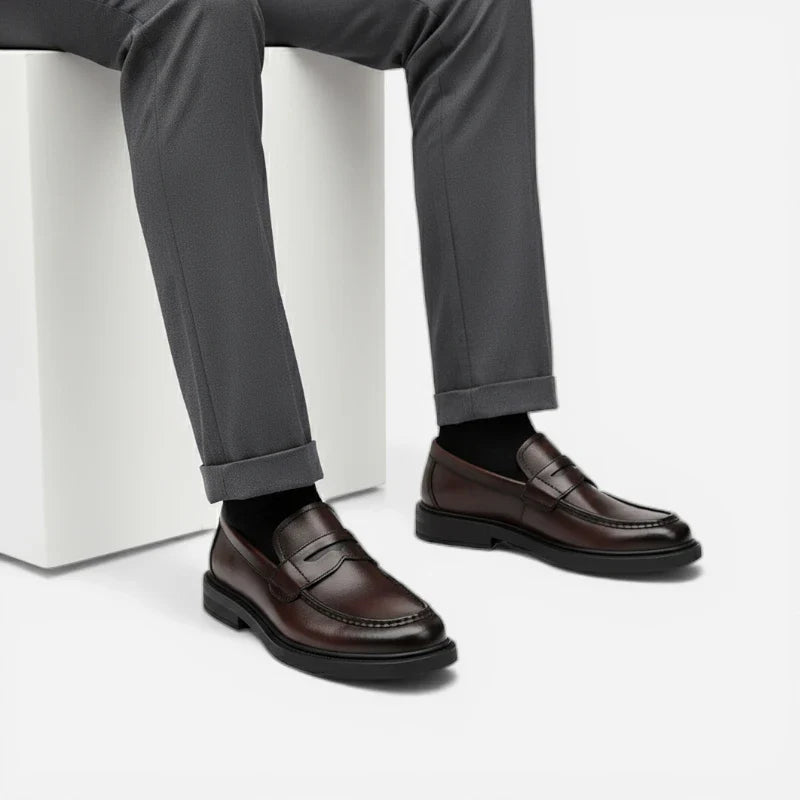 Mocassin Homme à Talon En Cuir Vintage Marron Foncé Vernis Classe Pour Costume Et Mariage