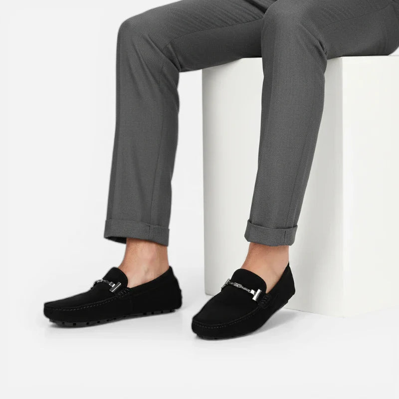 Mocassin En Daim Noir Avec Chaine Pour Homme