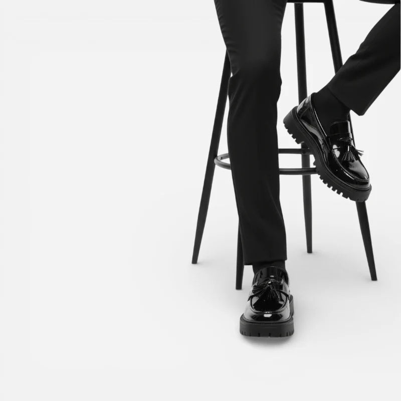 Mocassin Compensé En Cuir Vernis Noir à Gland Pour Homme