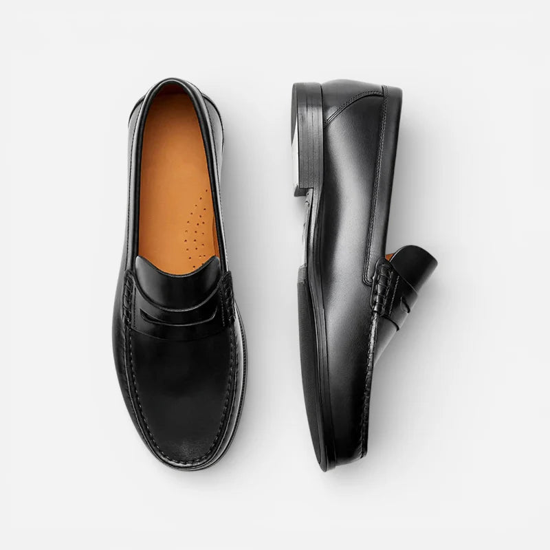 Mocassin En Cuir Noir Vernis à Talon