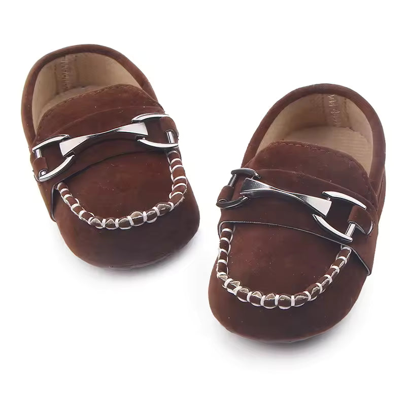 Mocassin Pour Bébé En Daim Marron Et Chainette