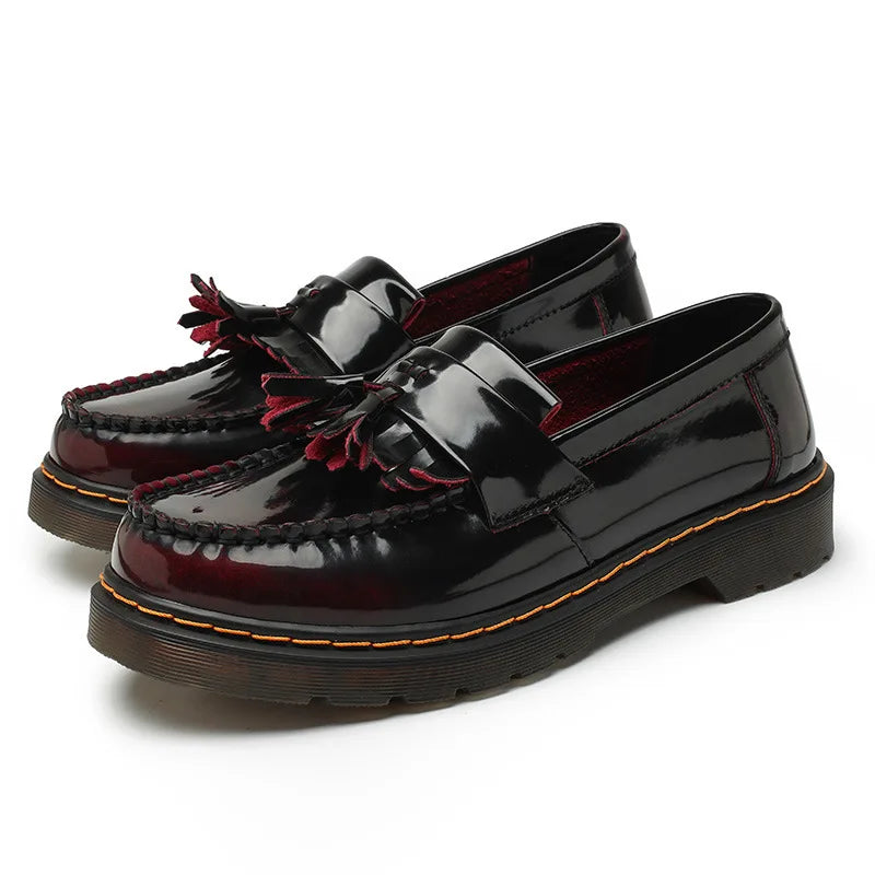 Mocassin En Cuir Vernis Noir Et Bordeaux À Glands Et Frange Femme