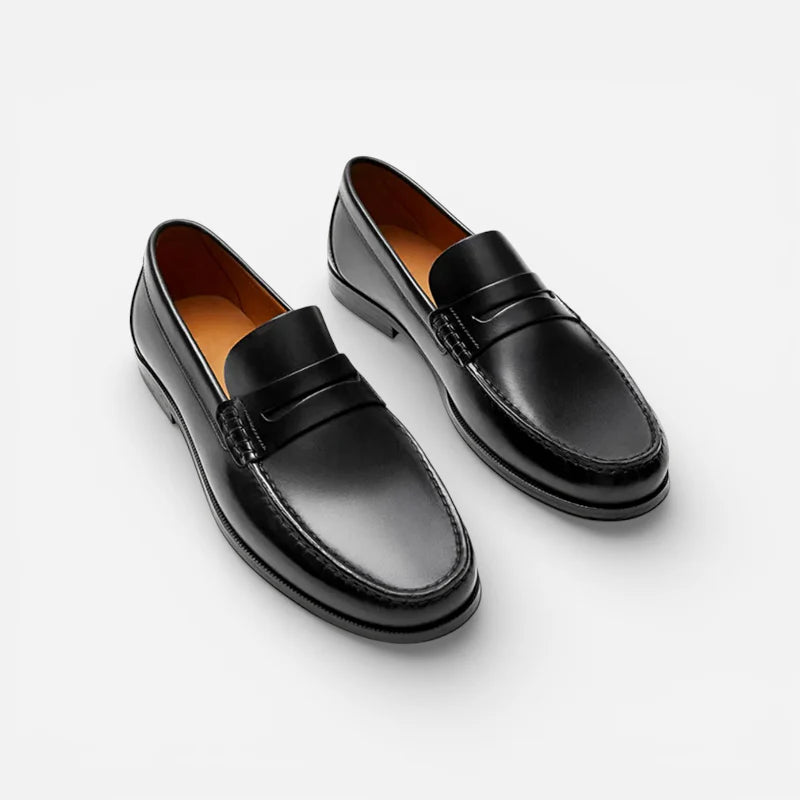 Mocassin En Cuir Noir Vernis à Talon