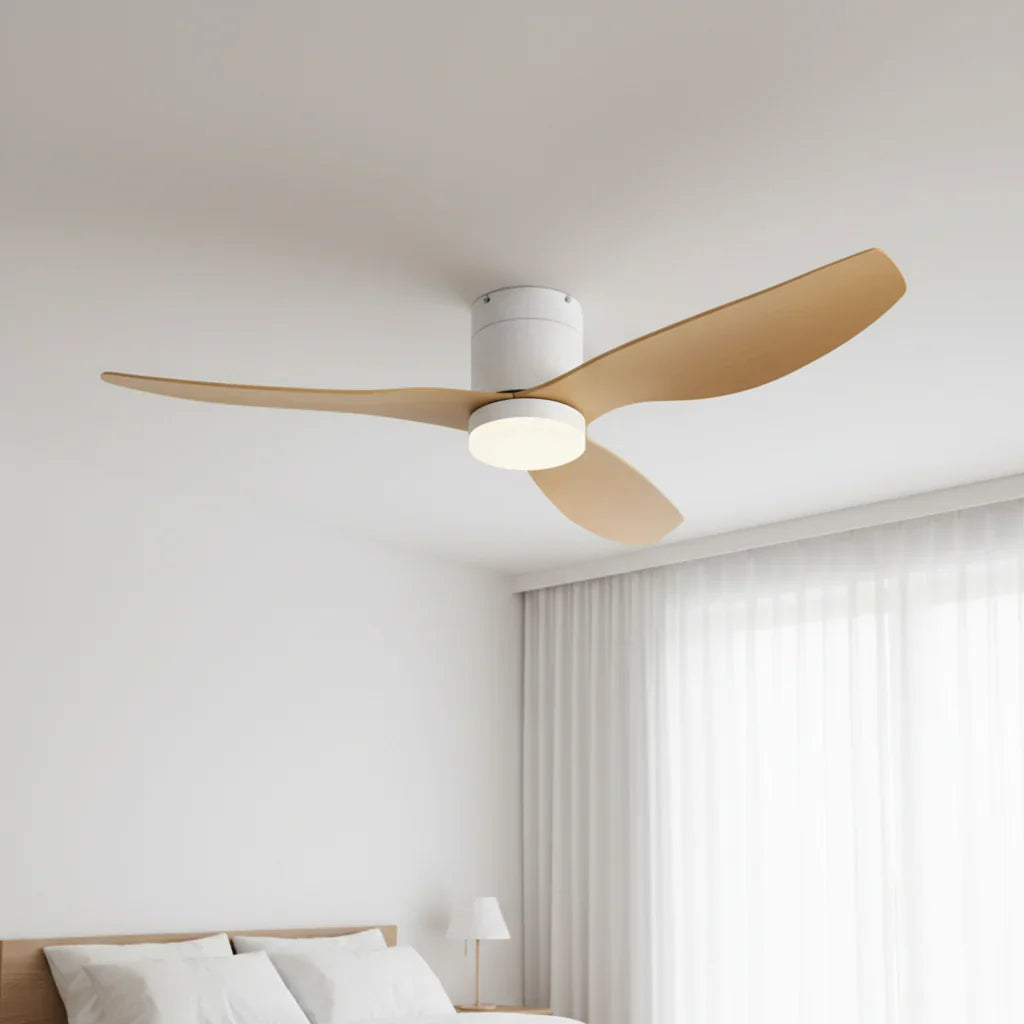 Lyra | Ventilateur LED intégrée blanc et bois clair