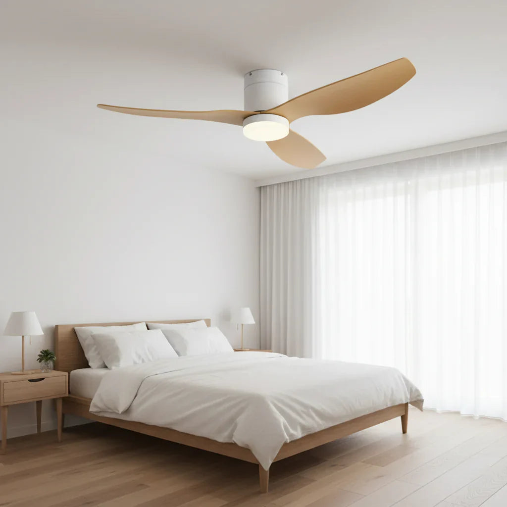 Lyra | Ventilateur LED intégrée blanc et bois clair