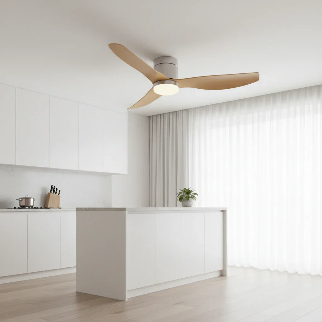 Arcturus | Ventilateur LED intégrée argent et bois clair